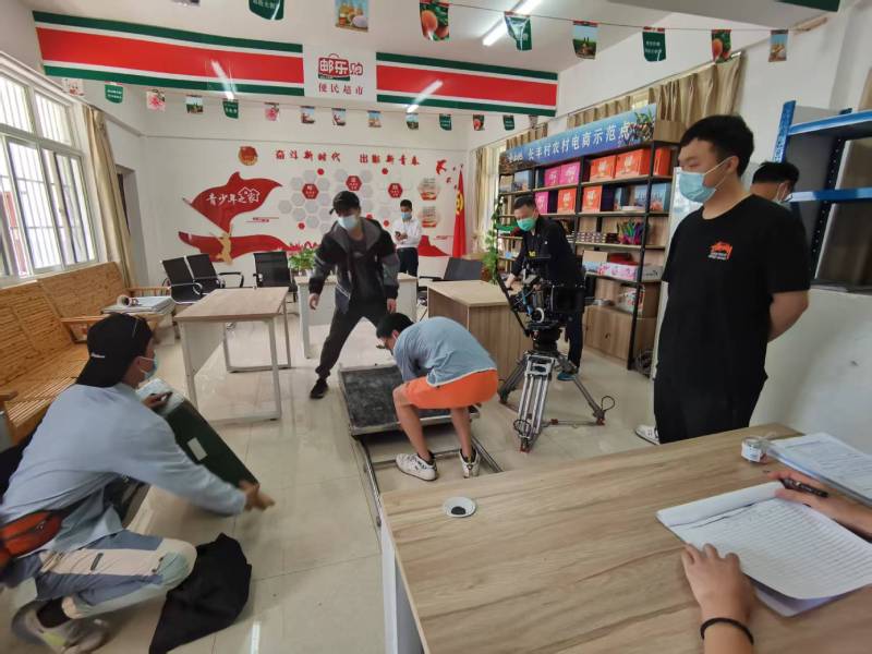 梁平广告片拍摄公司：极简主义践行者，少即是多的视觉哲学